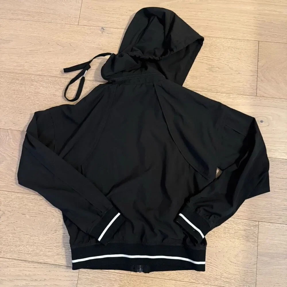 $98 Evereve black windbreaker zip up jacket size small
